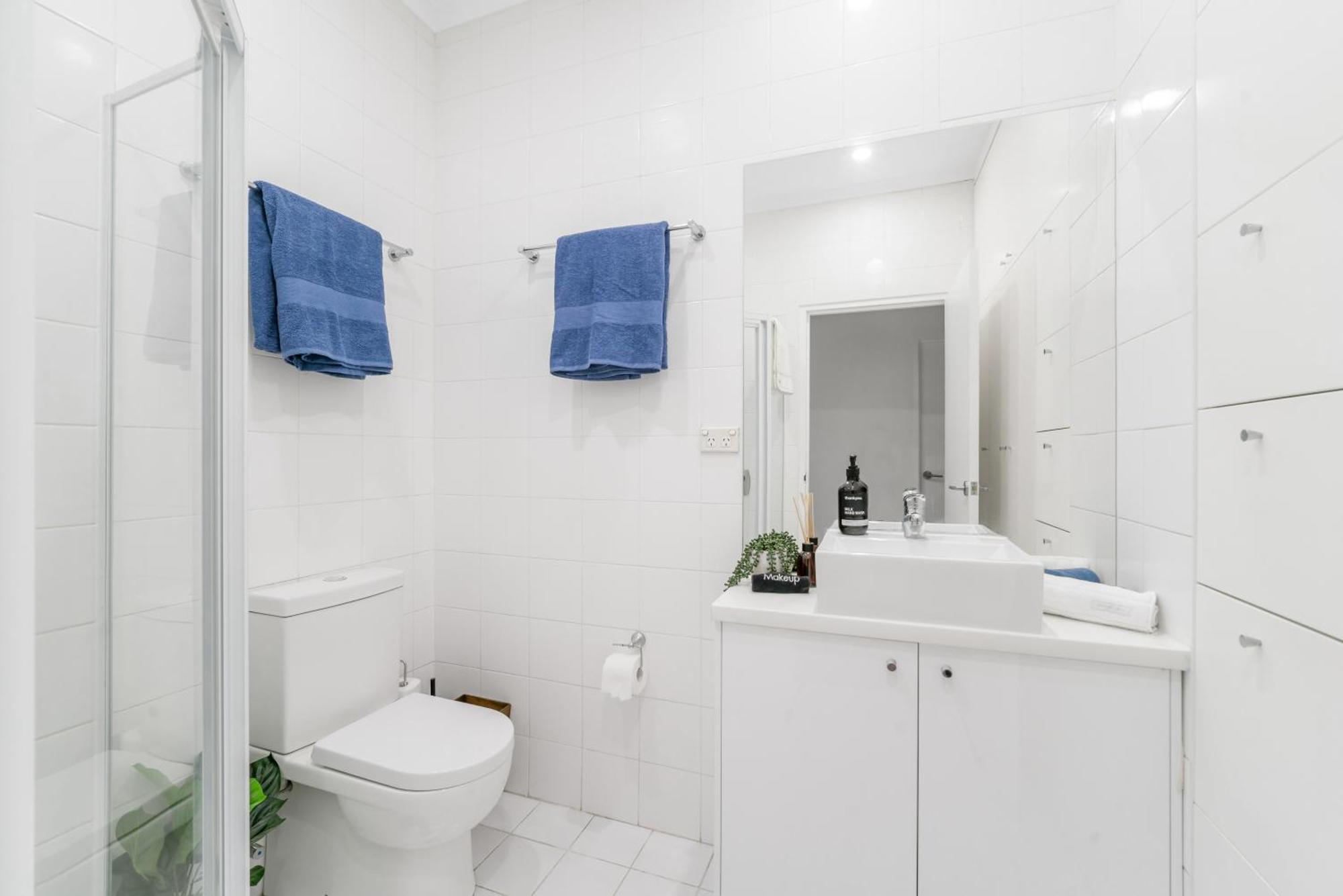 Tranquil 2-bed Retreat With Parking In Surry Hills Apartment Sydney